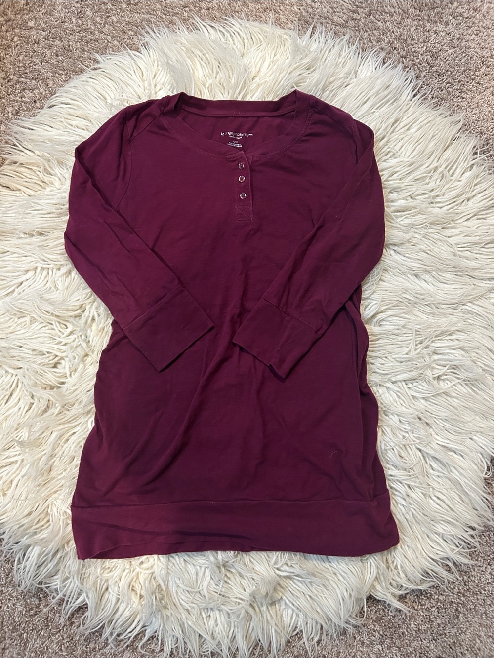 Liz Lange Maternity size medium 3/4 Long Sleeve Tunic Top in Deep Burgundy